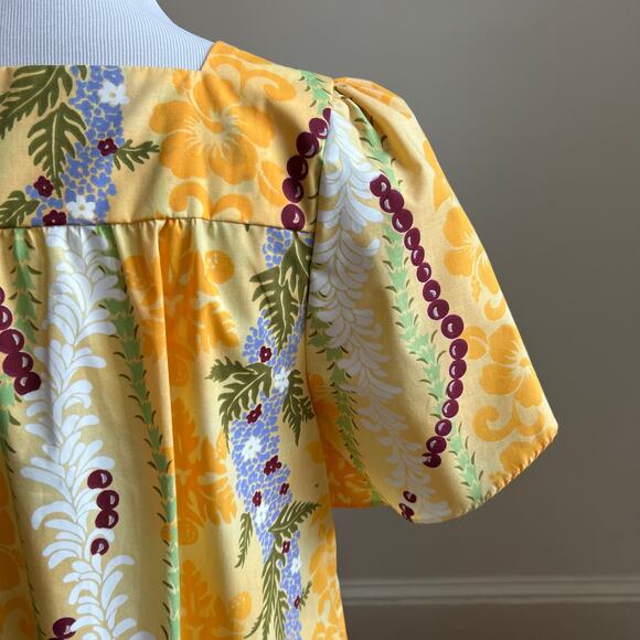 Vintage 90s Winnie Fashion Yellow Muumuu Dress M Made in Hawaii - Picture 9 of 12